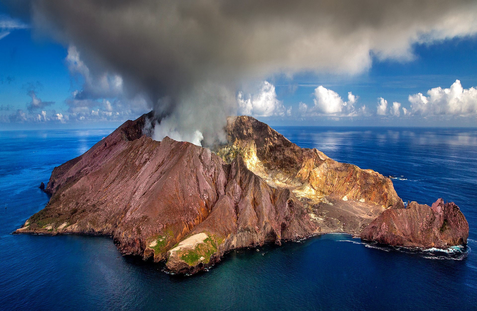 Aktív vulkanikus sziget
